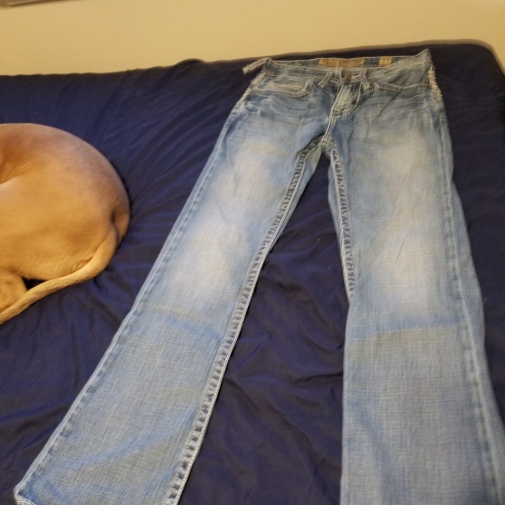Buckle jeans